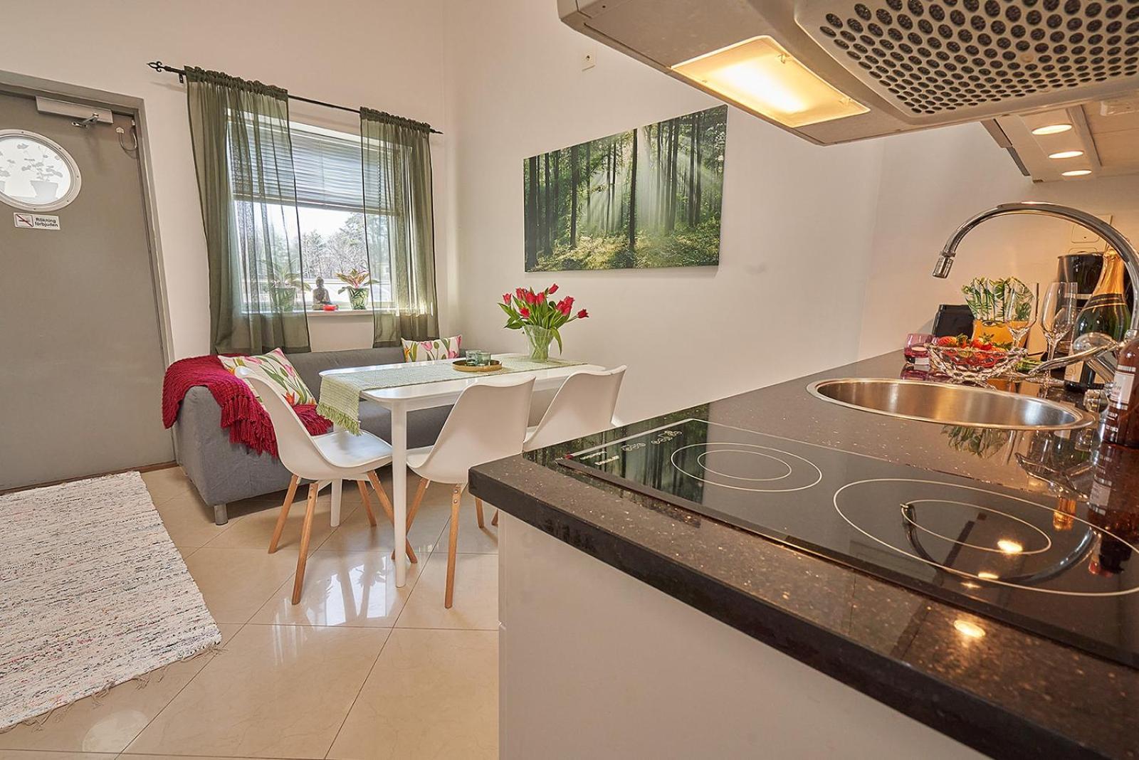 Staylong Hotell Taby Exterior photo